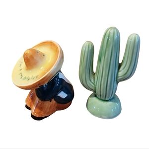 Vintage "South of the Border" Salt & Pepper Shakers Set Made in Japan‎